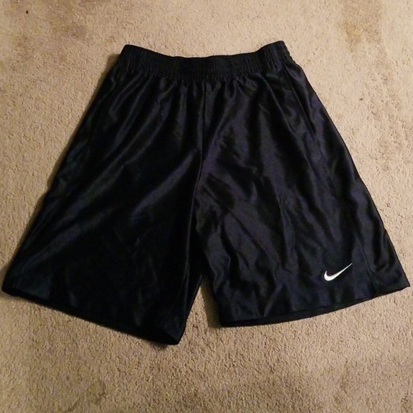 Nike basketball shorts - Picture 1 of 2